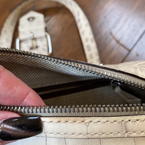 Authentic Dooney & Burke purse and matching wallet - Picture 10 of 15